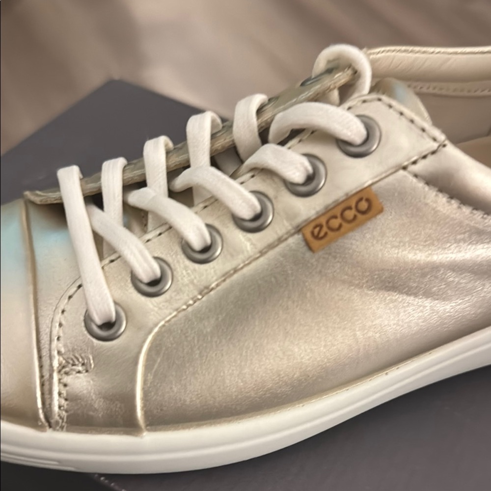ECCO
Women's Soft VII Leather Lace Up Sneakers Size US 6-6.5 / EU 37❣️🙂 - Picture 8 of 16